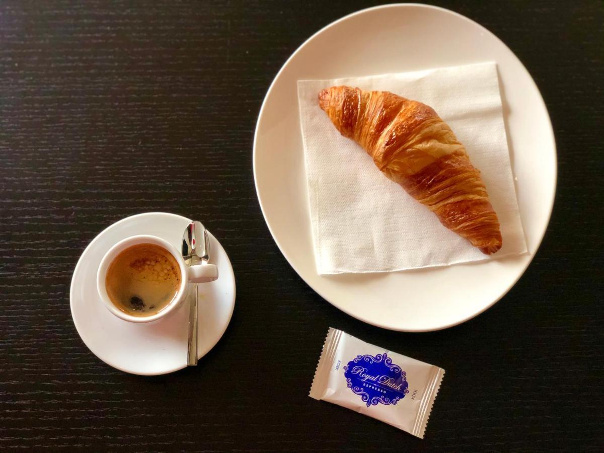 Bed, Bites & Business Hotel Rotterdam Esterno foto